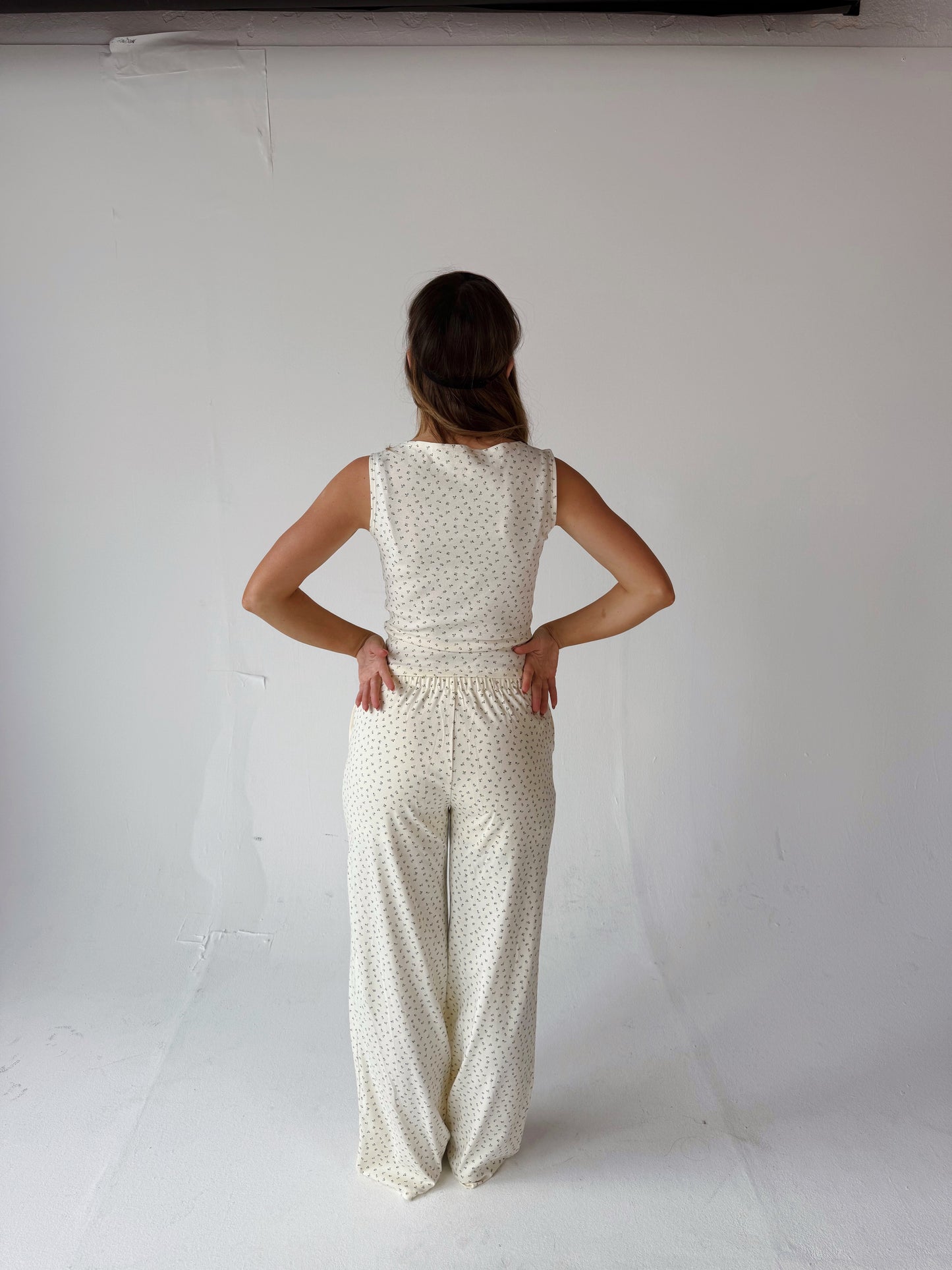 Sleeveless Floral Button Front Top