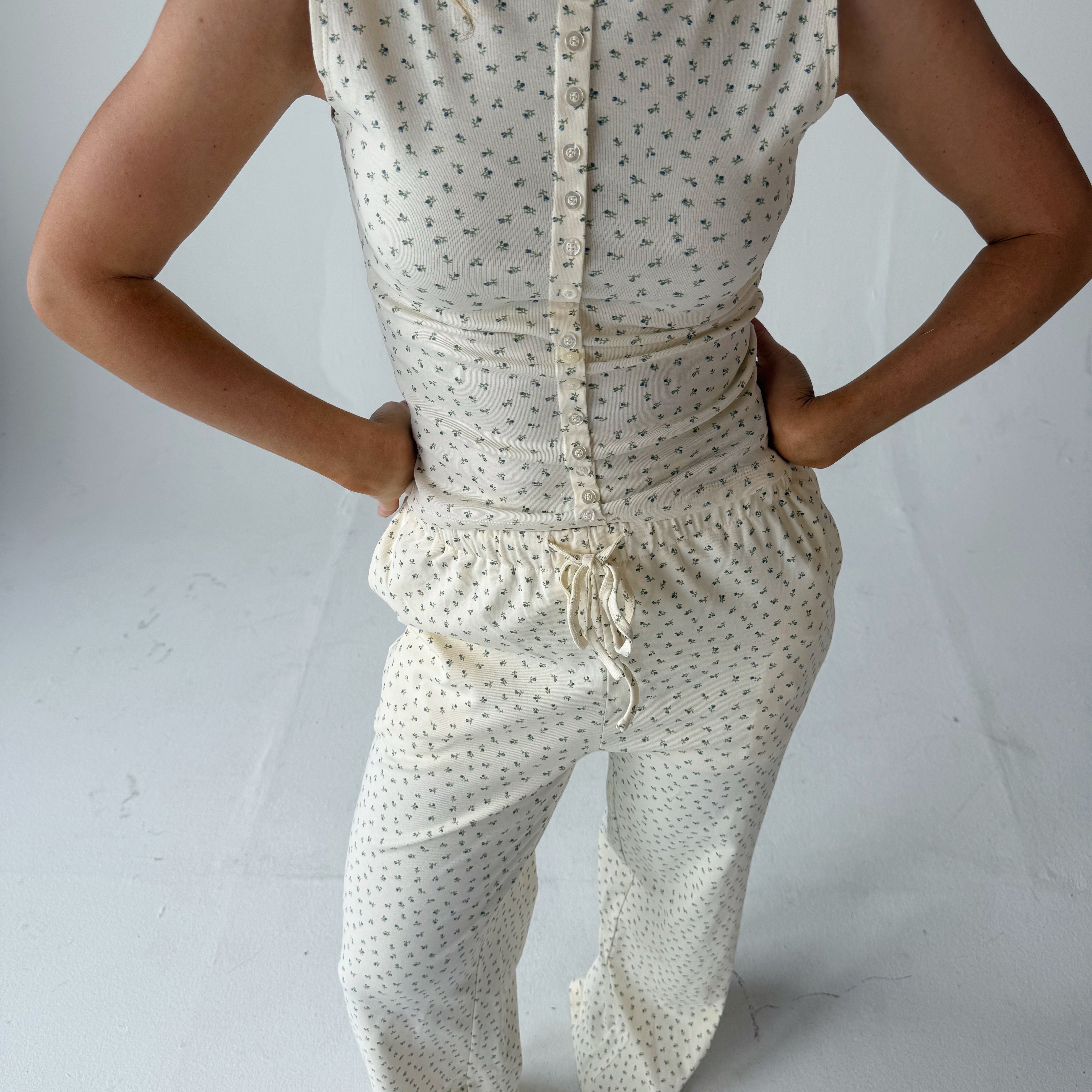 Sleeveless Floral Button Front Top