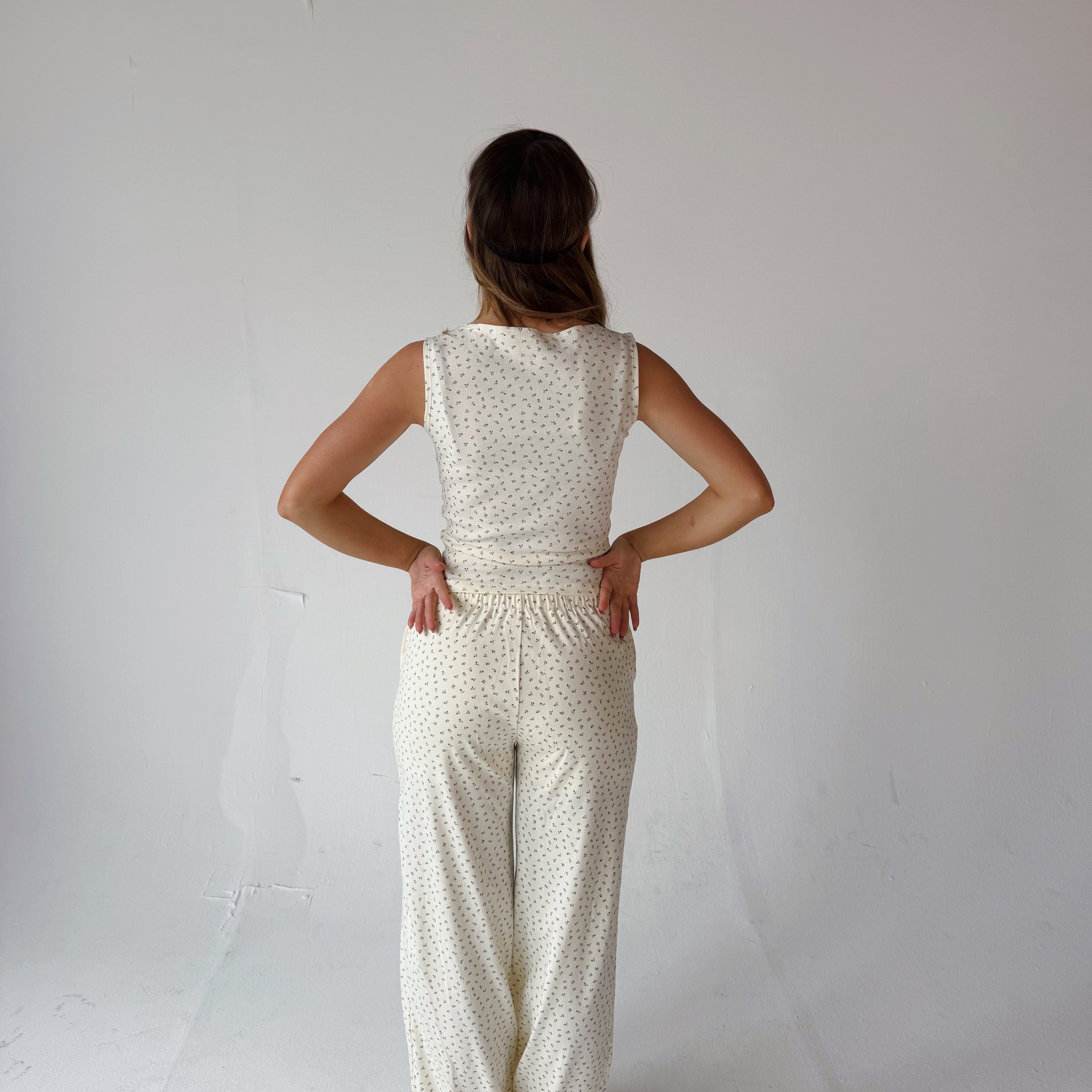 Sleeveless Floral Button Front Top